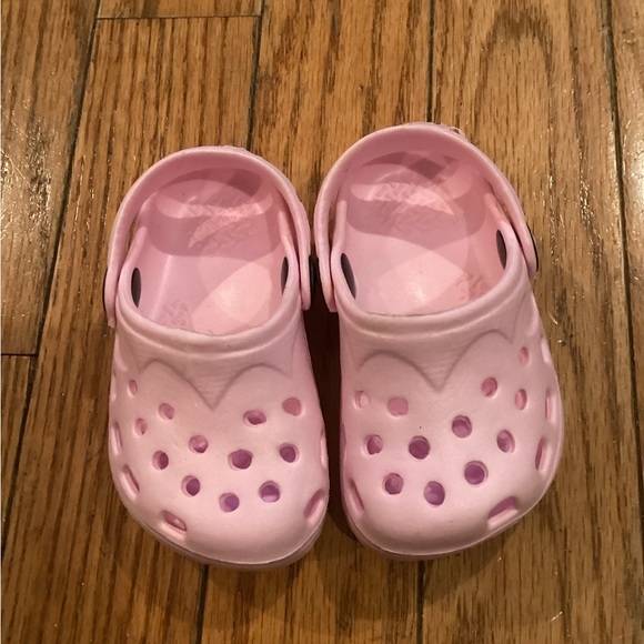Pink Crocs - Picture 2 of 6